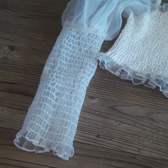 FASHION NOVA cropped puff sleeve - Picture 4 of 6